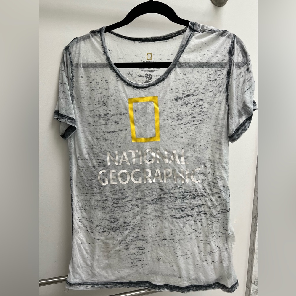 National Geographic T-Shirt - Picture 2 of 3